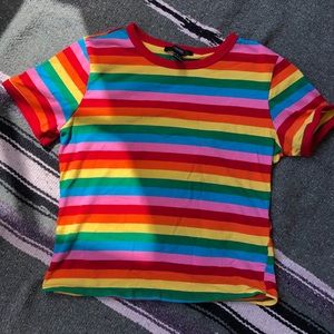 VIBRANT RAINBOW PATTERN TEE 🌈